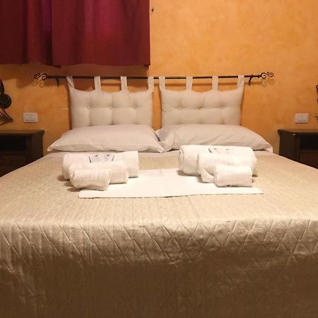 Bed and Breakfast L'Attico Piazza Sant'Oronzo Lecce Exterior foto
