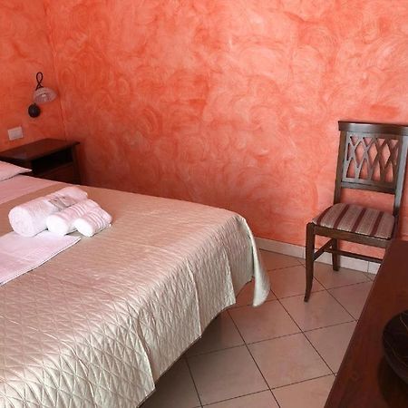 Bed and Breakfast L'Attico Piazza Sant'Oronzo Lecce Exterior foto