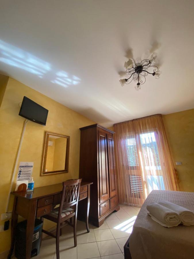 Bed and Breakfast L'Attico Piazza Sant'Oronzo Lecce Exterior foto