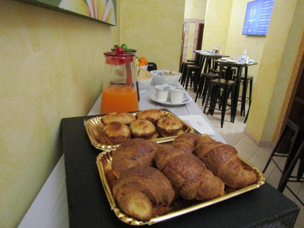 Bed and Breakfast L'Attico Piazza Sant'Oronzo Lecce Exterior foto