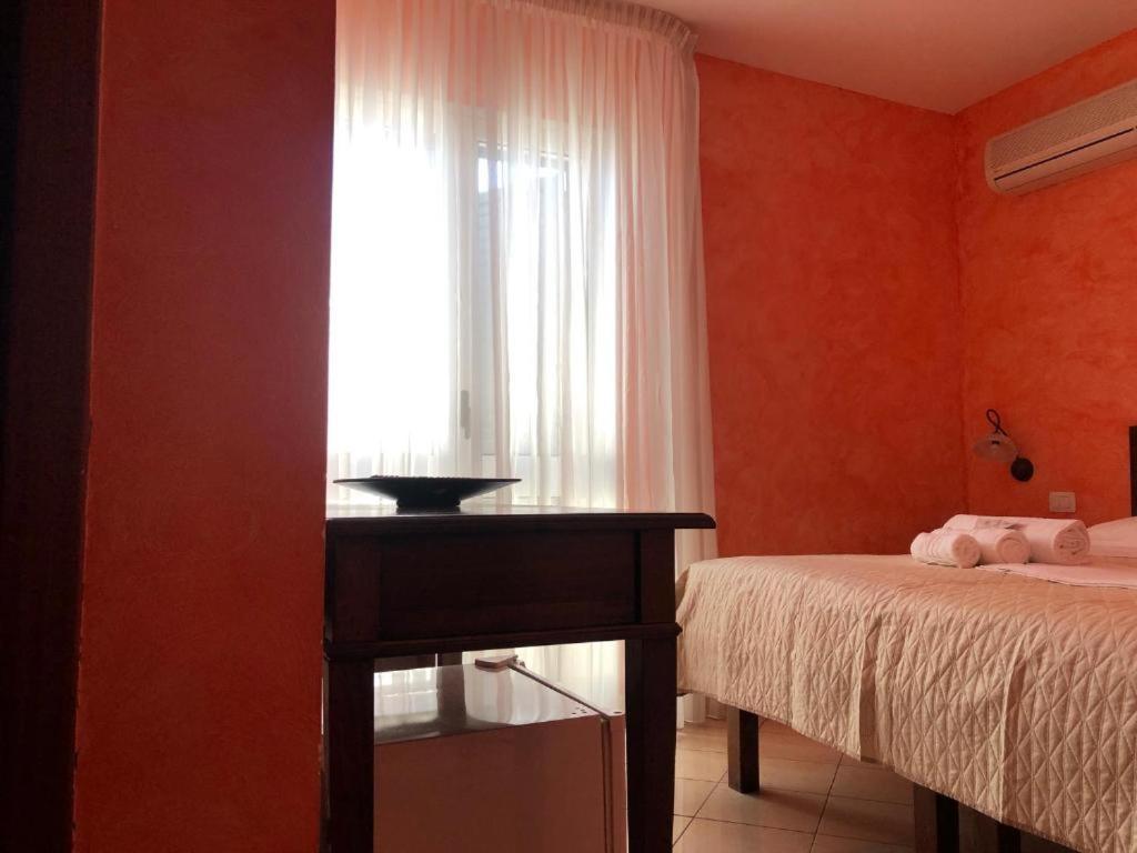 Bed and Breakfast L'Attico Piazza Sant'Oronzo Lecce Exterior foto